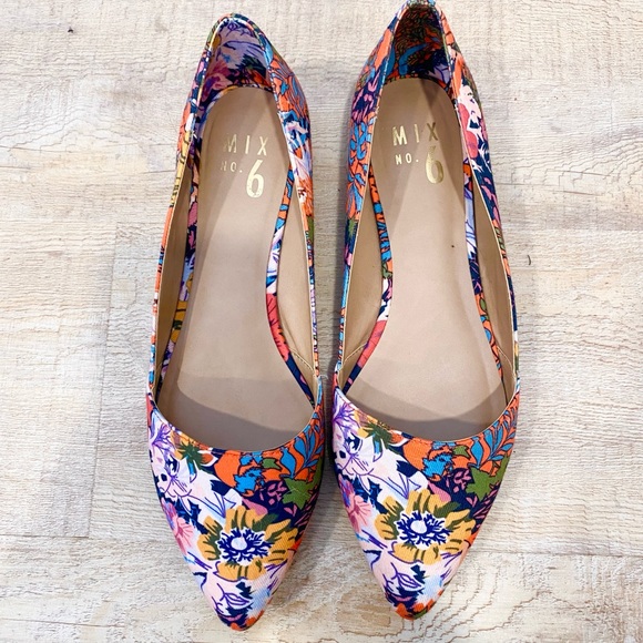 Floral Print Pointed Toe Flats from Mix No.6 size 7 - Picture 2 of 9